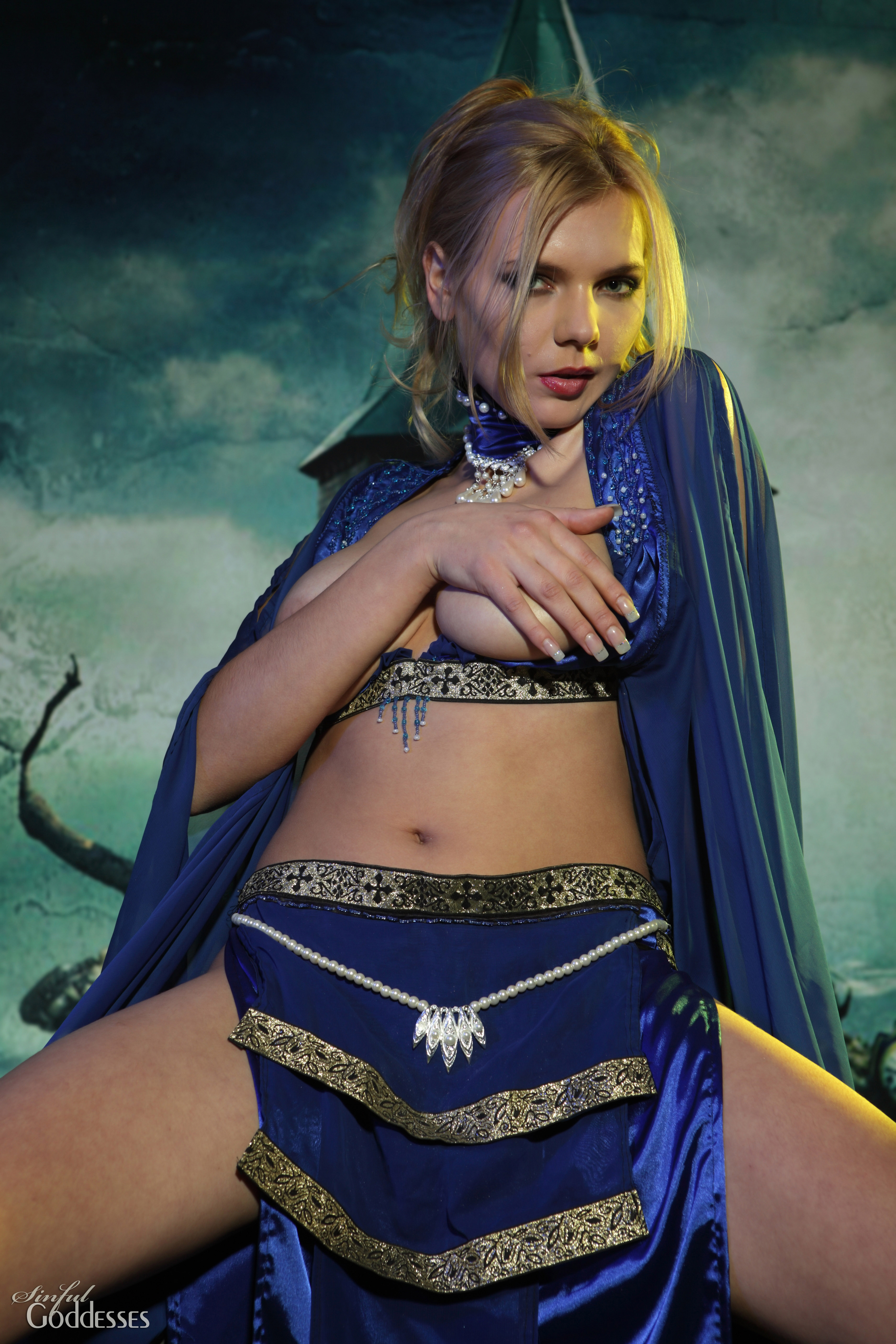 Sinful Goddess Mia